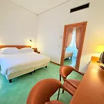 Maria Hotel 4*
