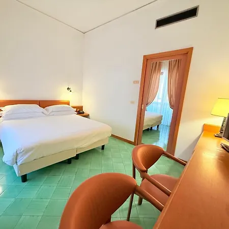 Maria Hotel 4*