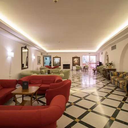 Maria Hotel 4*
