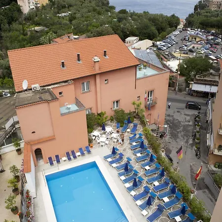 Maria Hotel 4*
