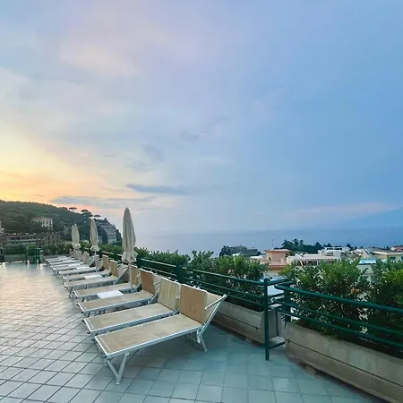 Maria 4*