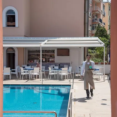 Maria Hotel 4*