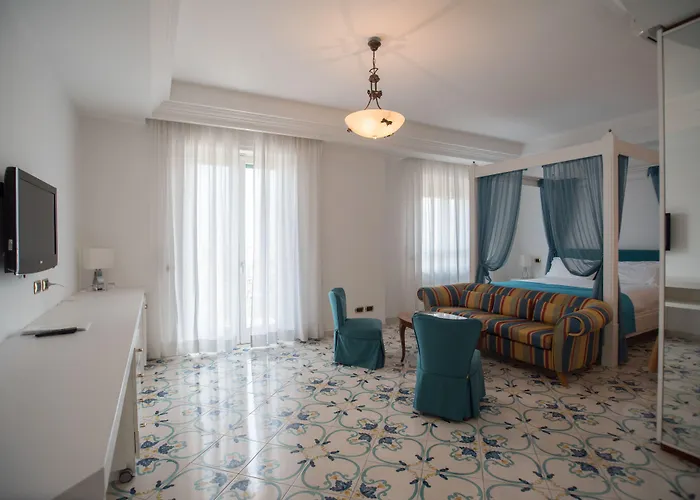 玛丽亚别墅酒店 4*