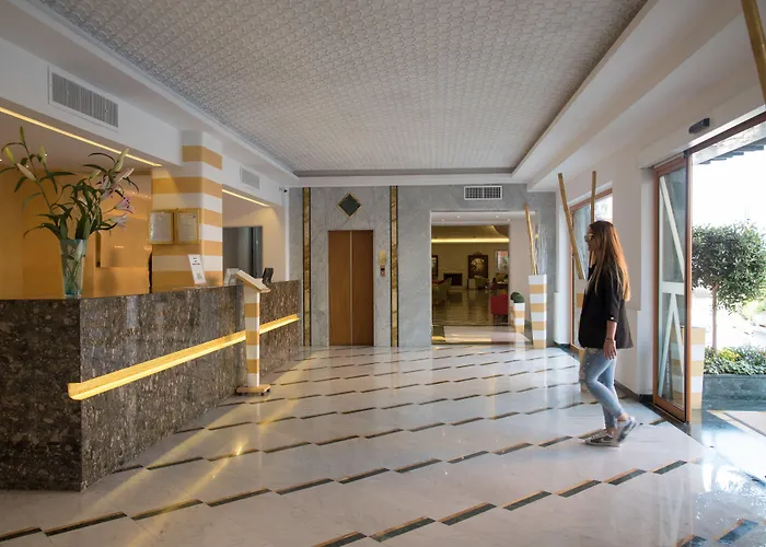 玛丽亚别墅酒店 4*