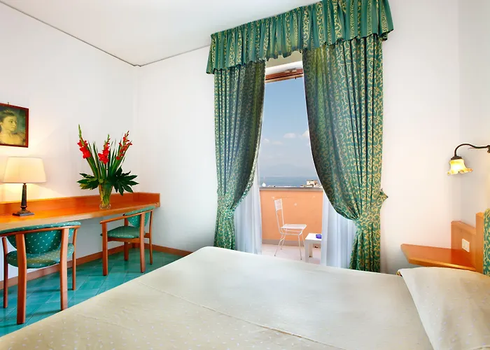 玛丽亚别墅酒店 4*