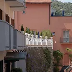 Maria فندق سورينتو