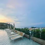Maria 4*