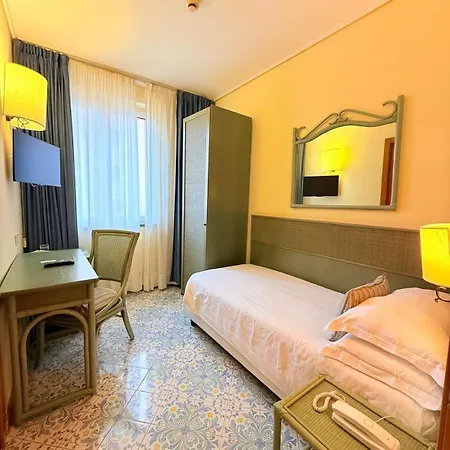 Maria Hotel 4*